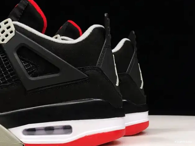 BLACK JORDAN 4 RETRO CEMENT 308497-060 0527
